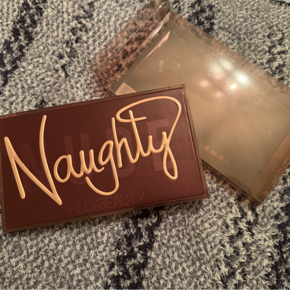 HUDA Beauty Naughty Eyeshadow Palette